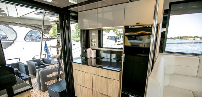 Cobra Yachts 45 | Bella Rainbow