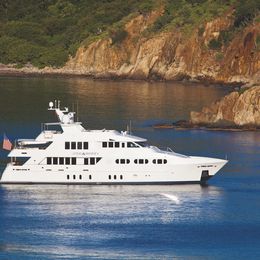 Palmer Johnson 120 | Milk and Honey