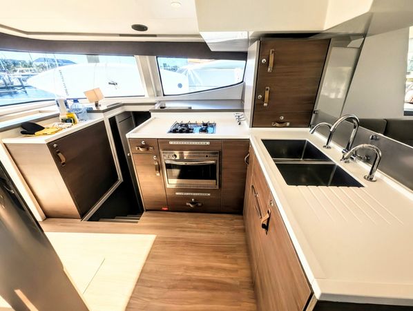 Bali 4.8 | First Tracks