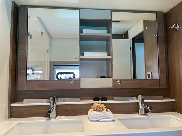 Bali 4.2 | Queen Lizzy