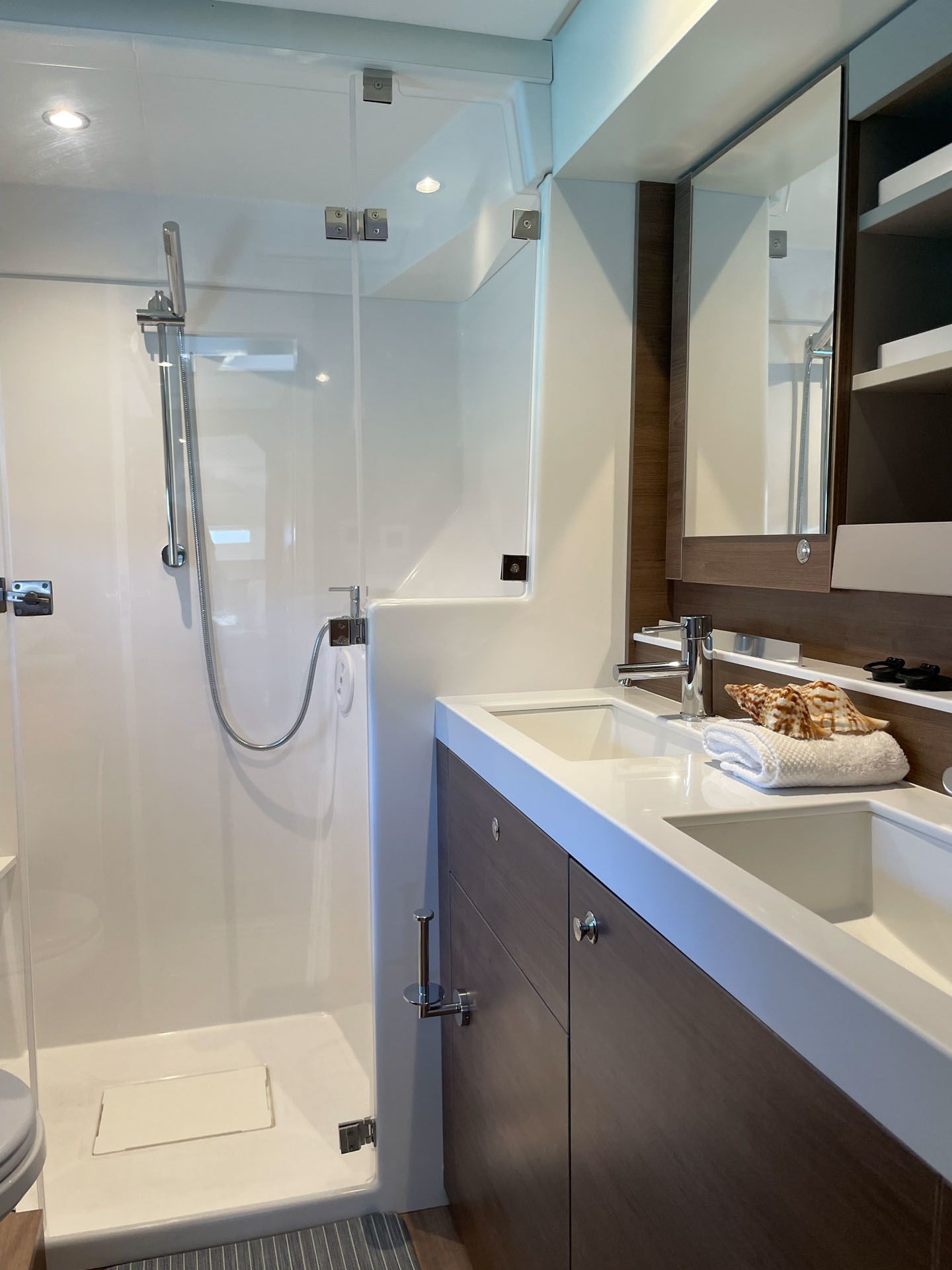 Bali 4.2 | Queen Lizzy