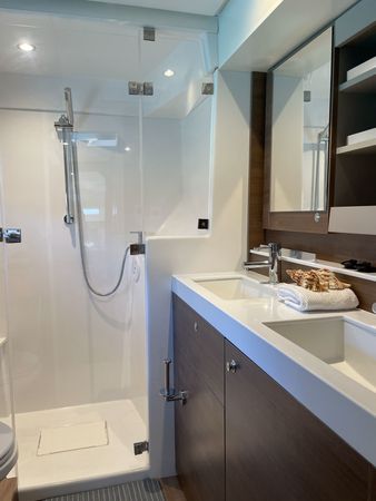 Bali 4.2 | Queen Lizzy