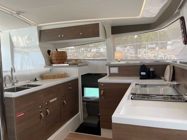 Bali 4.2 | Queen Lizzy