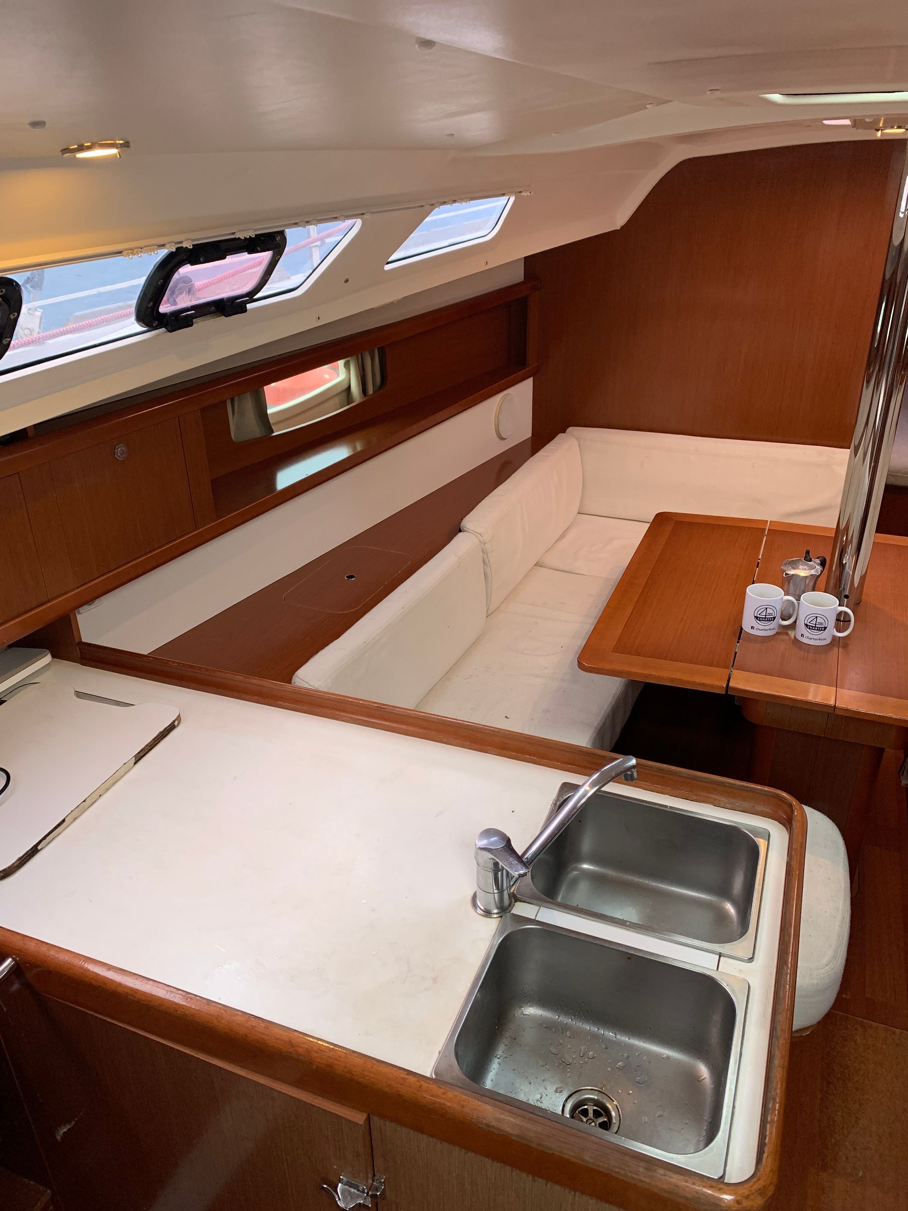 Beneteau Oceanis 34 | Sun Thief