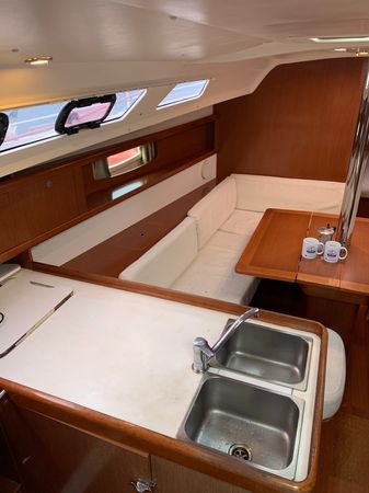 Beneteau Oceanis 34 | Sun Thief