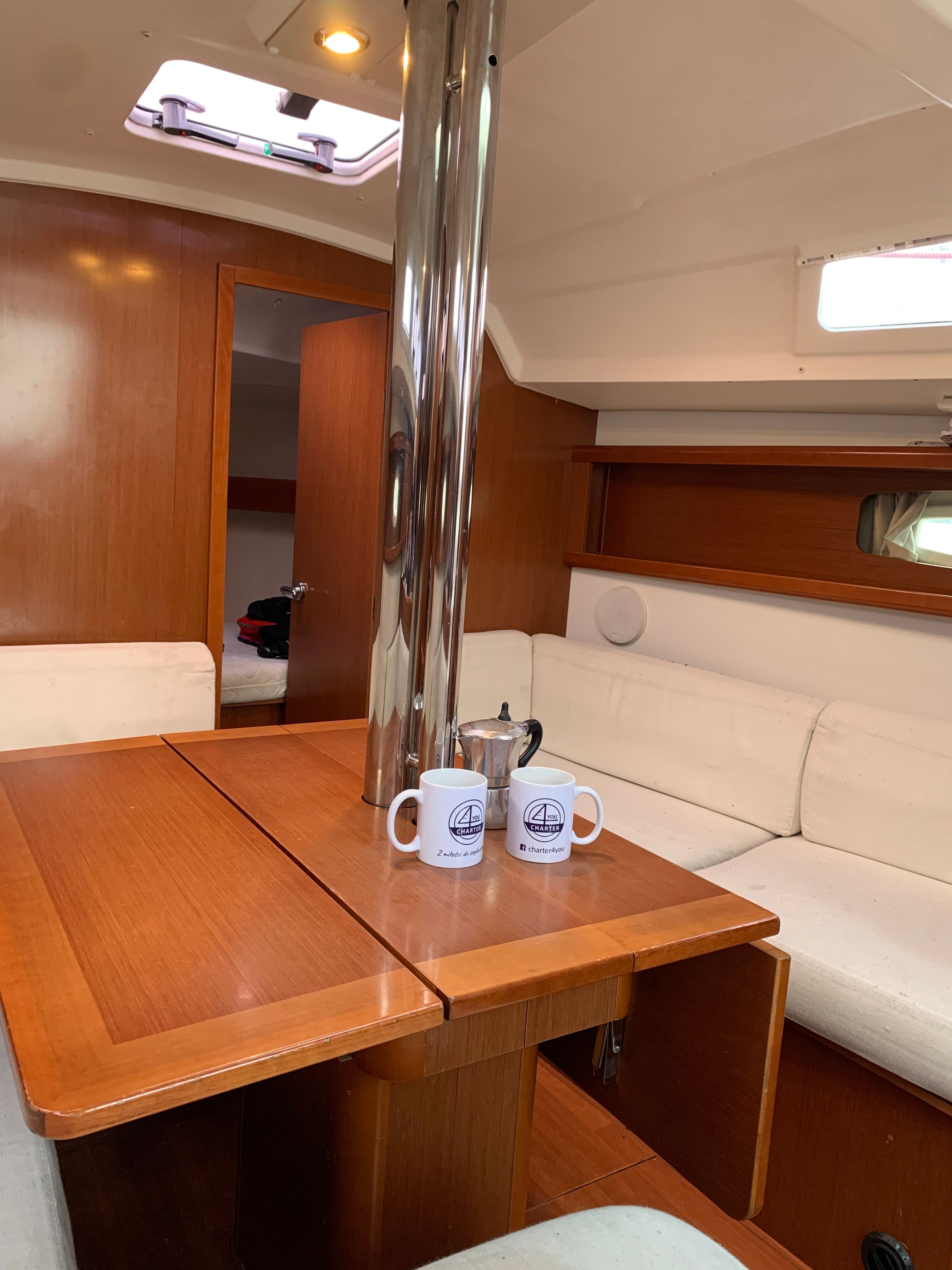 Beneteau Oceanis 34 | Sun Thief