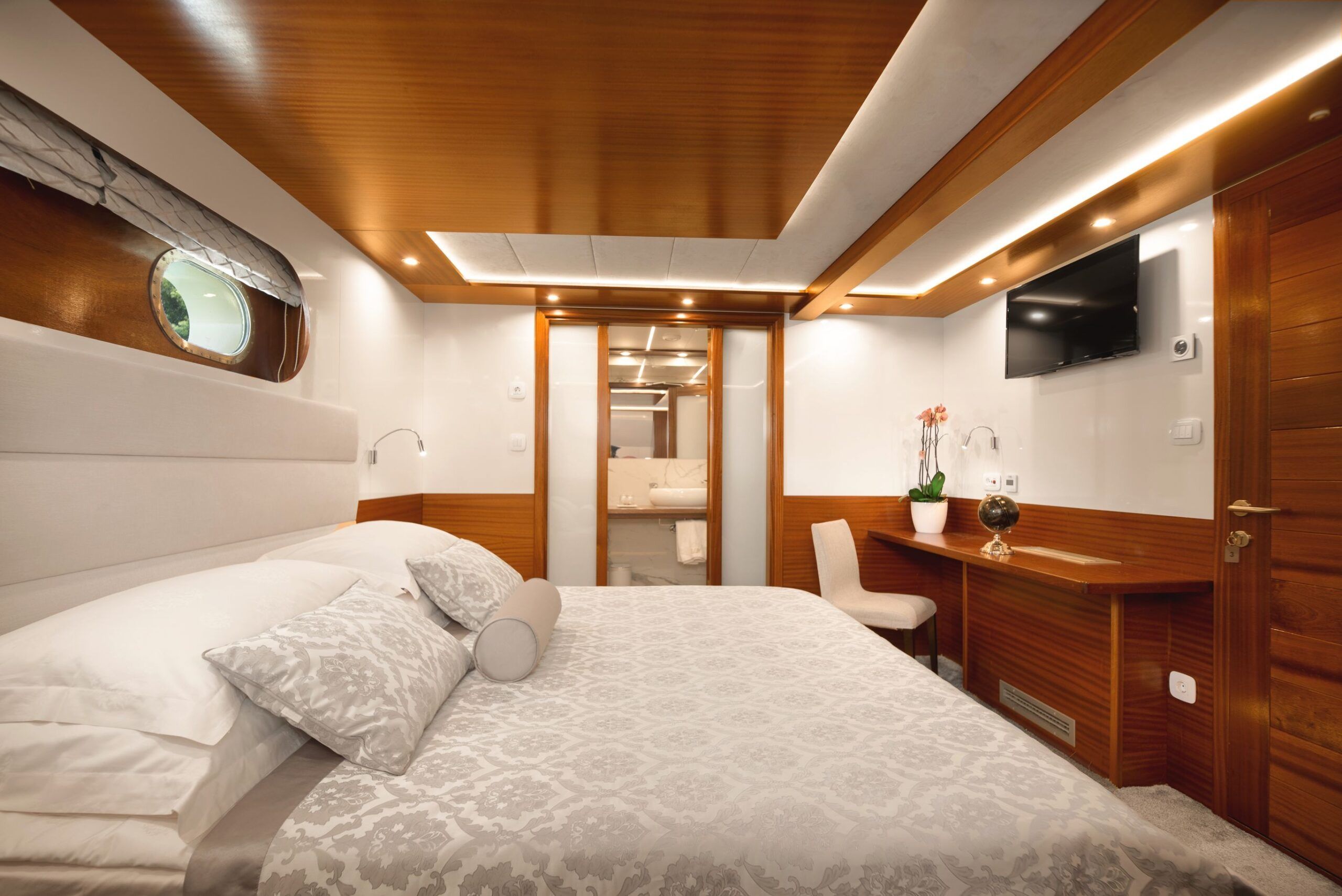 Custom Built 147 | Son de Mar