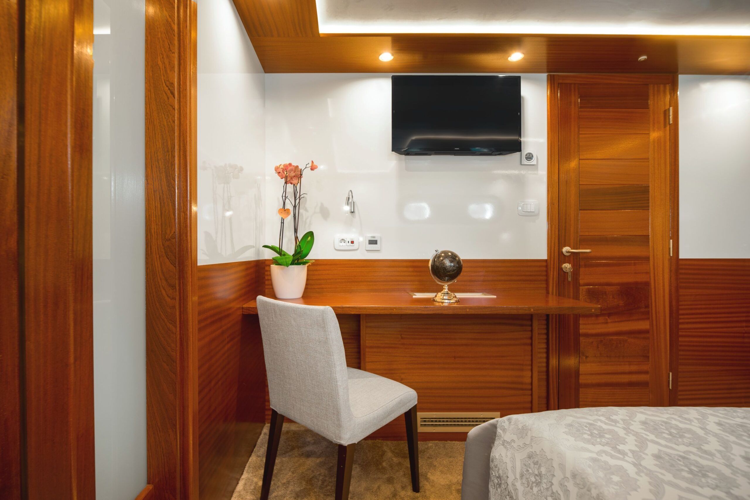 Custom Built 147 | Son de Mar