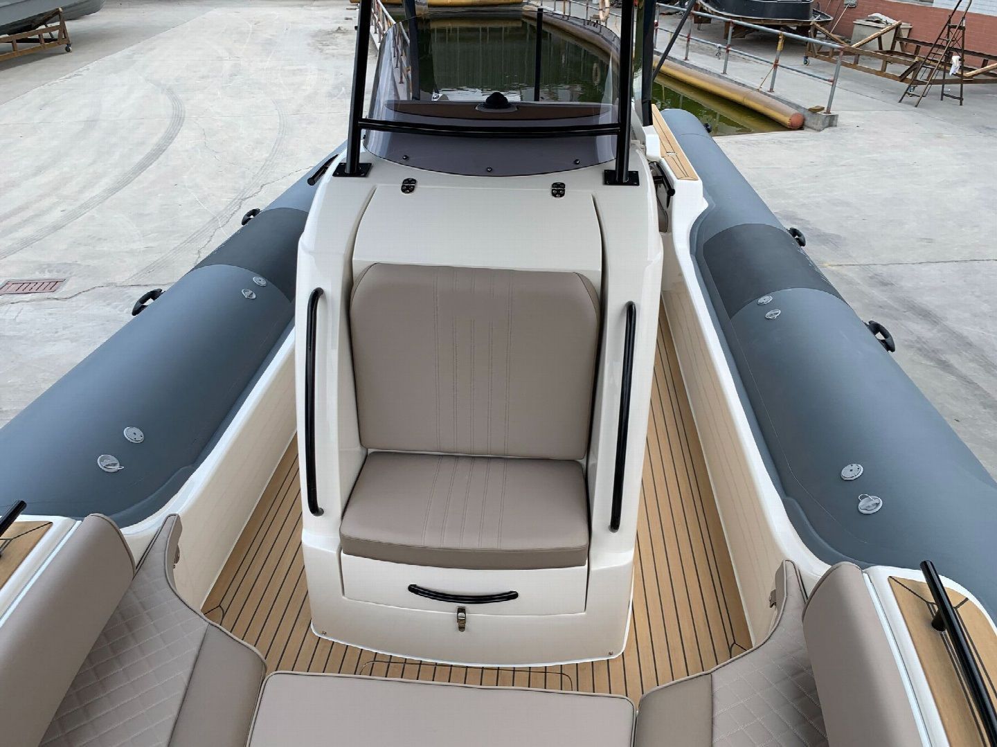 Black Manta B10 | 22