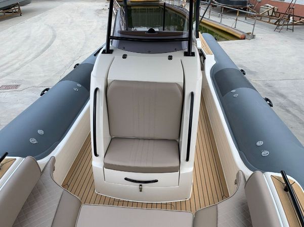 Black Manta B10 | 22