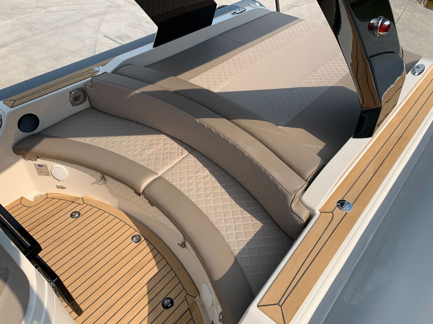 Black Manta B10 | 22