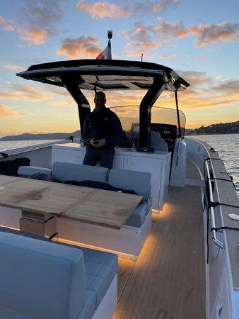 Pardo 38 | Blue Moon