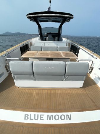 Pardo 38 | Blue Moon