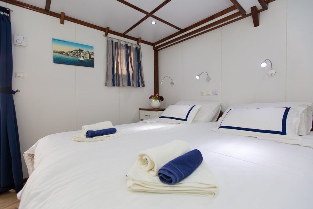 Custom Built 124 | Splendid