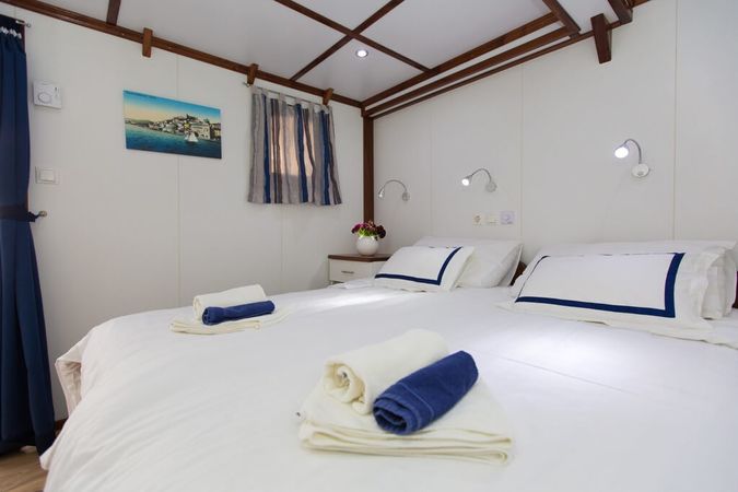 Custom Built 124 | Splendid