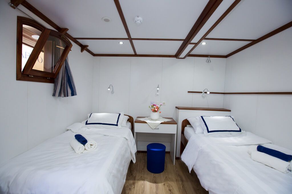 Custom Built 124 | Splendid