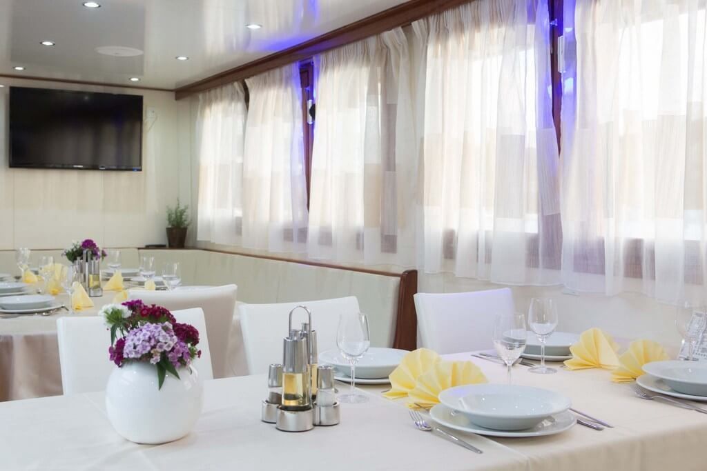 Custom Built 124 | Splendid