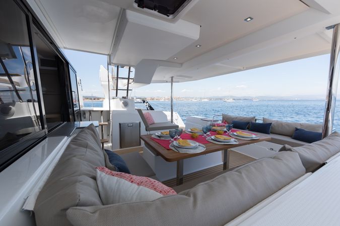 Fountaine Pajot Saona 47 | SeaU