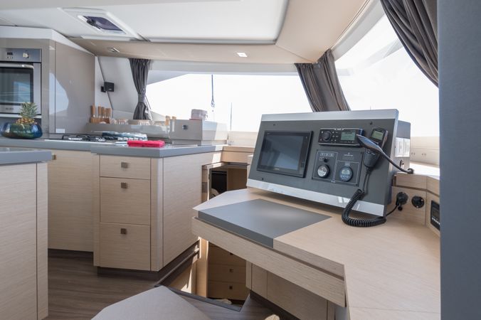 Fountaine Pajot Saona 47 | SeaU