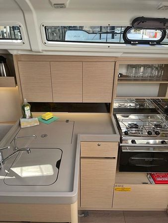 Beneteau Oceanis 34.1 | Ka Nani