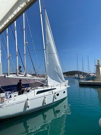 Beneteau Oceanis 34.1 | Ka Nani