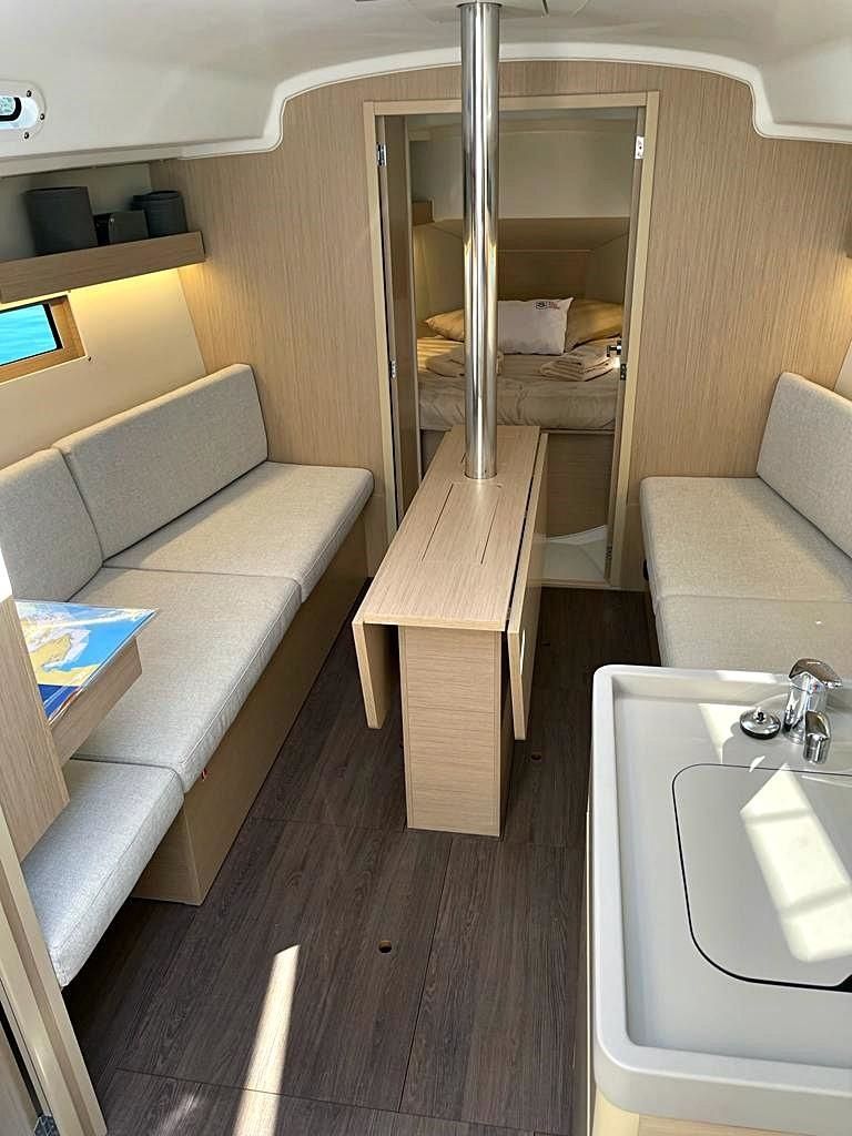 Beneteau Oceanis 34.1 | Ka Nani