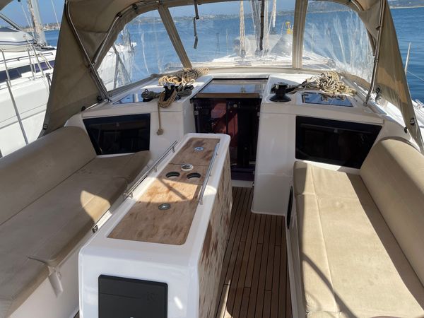 Dufour 390 | Theodora