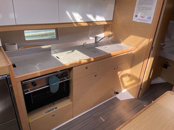 Dufour 390 | Theodora