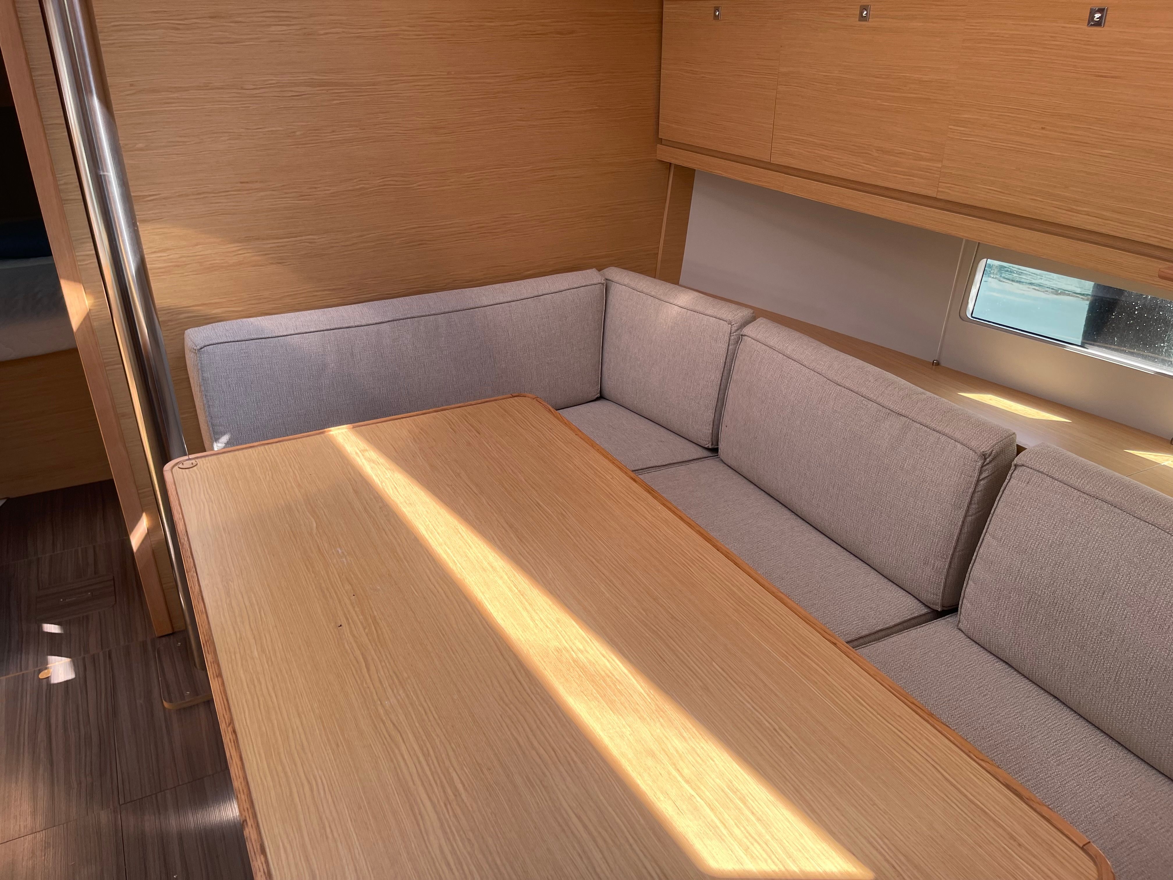 Dufour 390 | Theodora