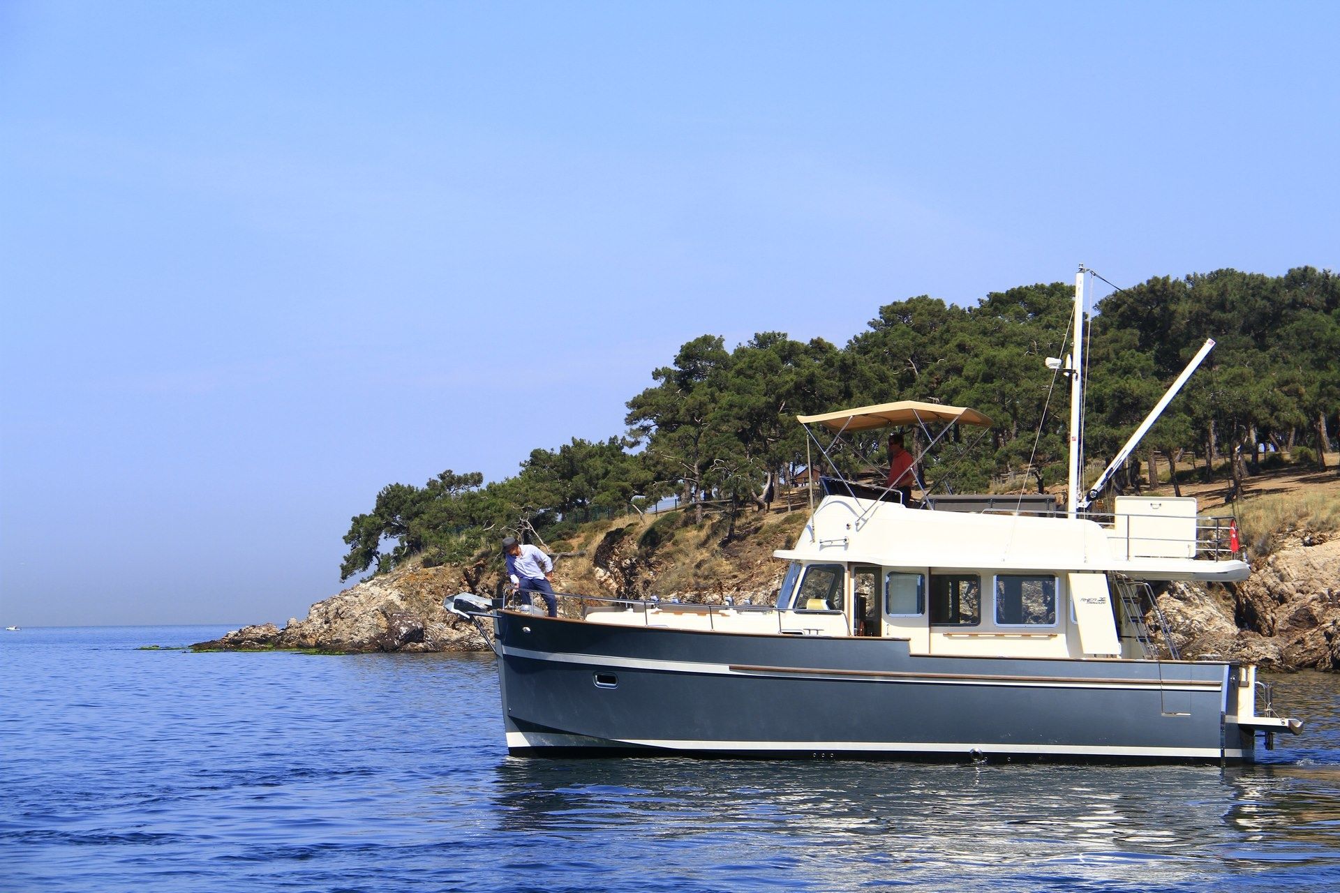 Rhea Marine Trawler 36 | Angeliner