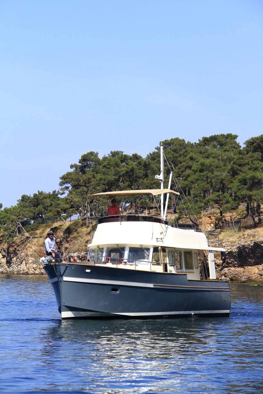 Rhea Marine Trawler 36 | Angeliner