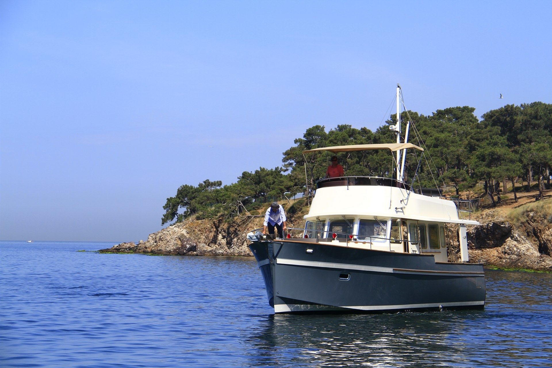Rhea Marine Trawler 36 | Angeliner