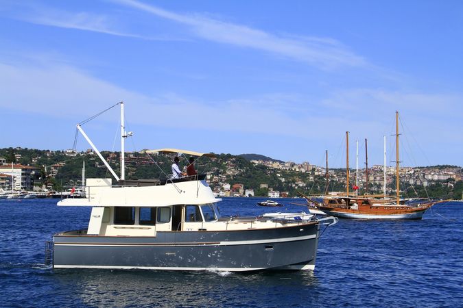 Rhea Marine Trawler 36 | Angeliner