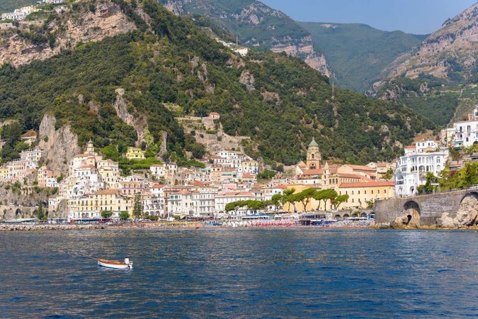 Amalfi: 1 Napos Kirándulás a Következővel: Motoros Jacht