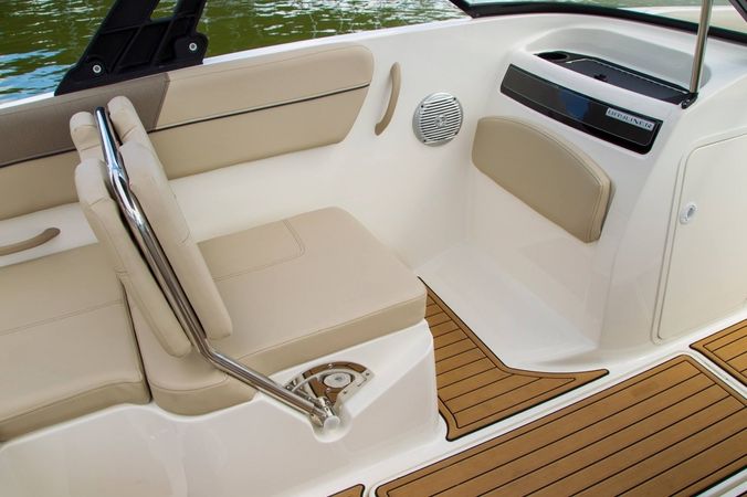 Bayliner VR5 OE | Kori