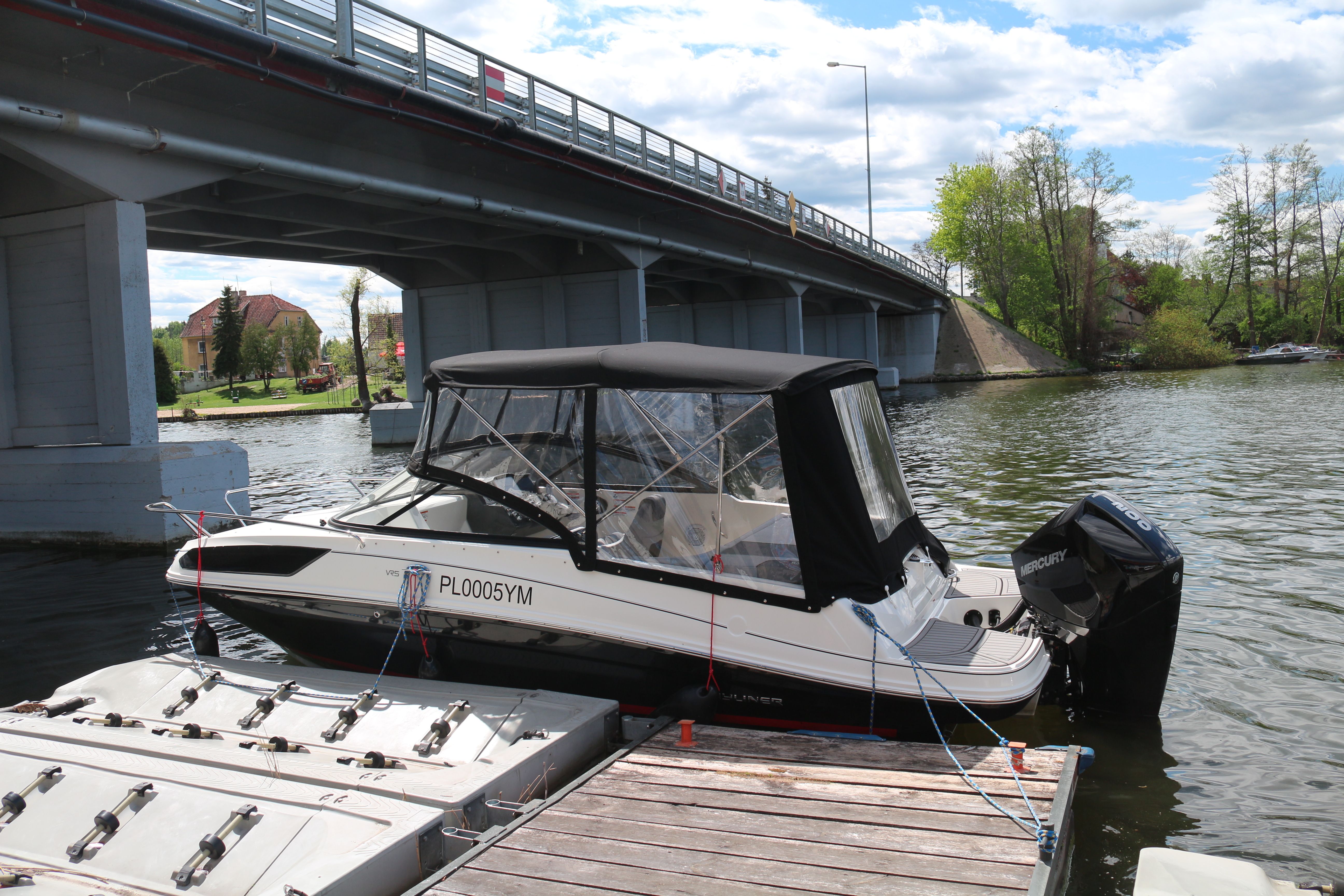 Bayliner VR5 Cuddy | Oxy