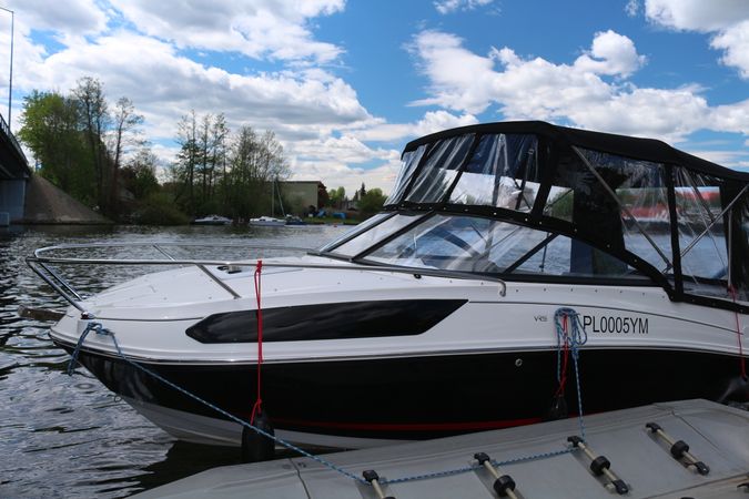 Bayliner VR5 Cuddy | Oxy