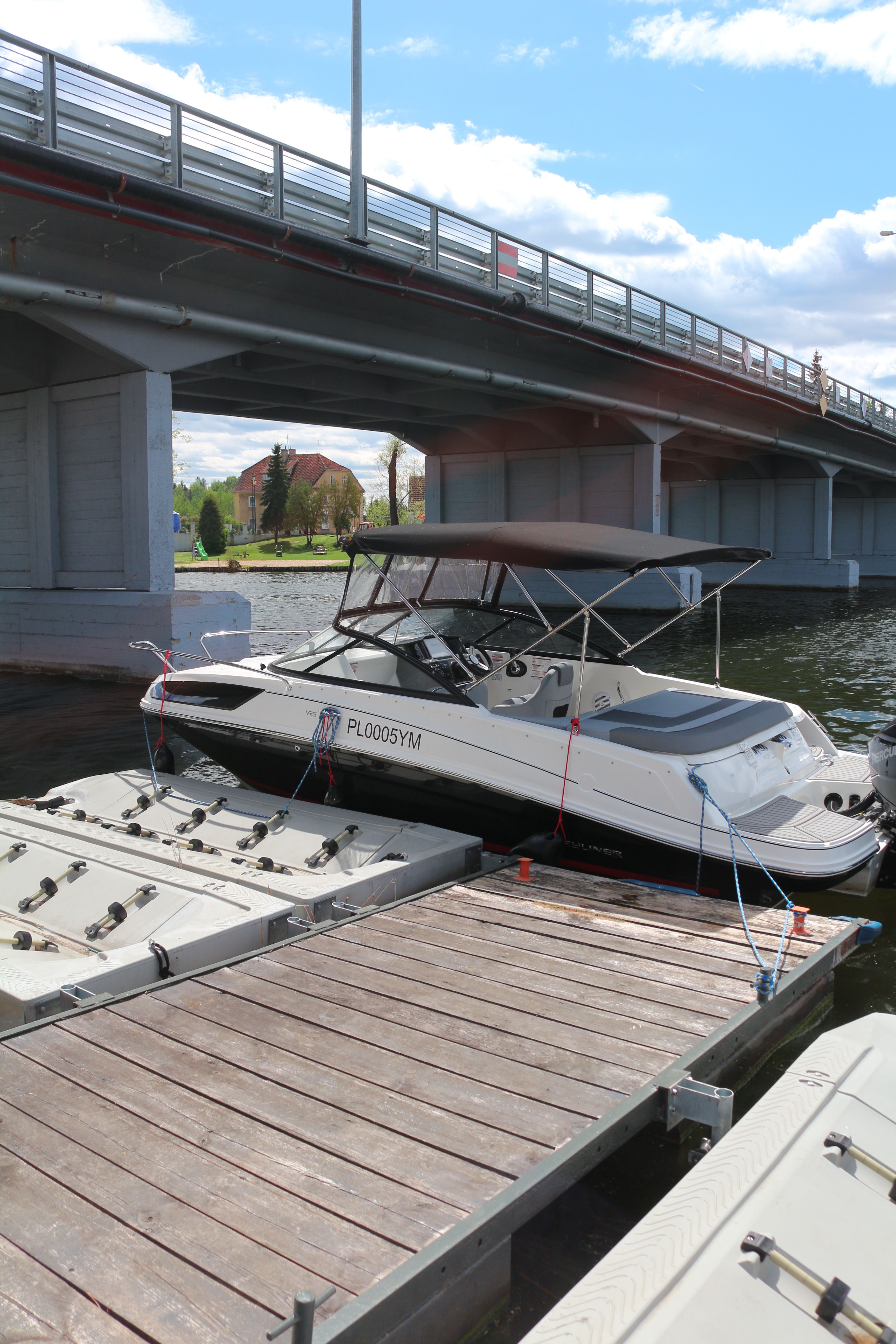 Bayliner VR5 Cuddy | Oxy