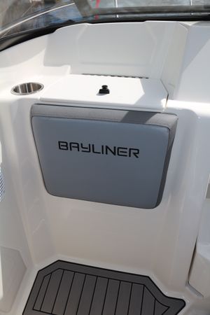 Bayliner VR5 Cuddy | Oxy