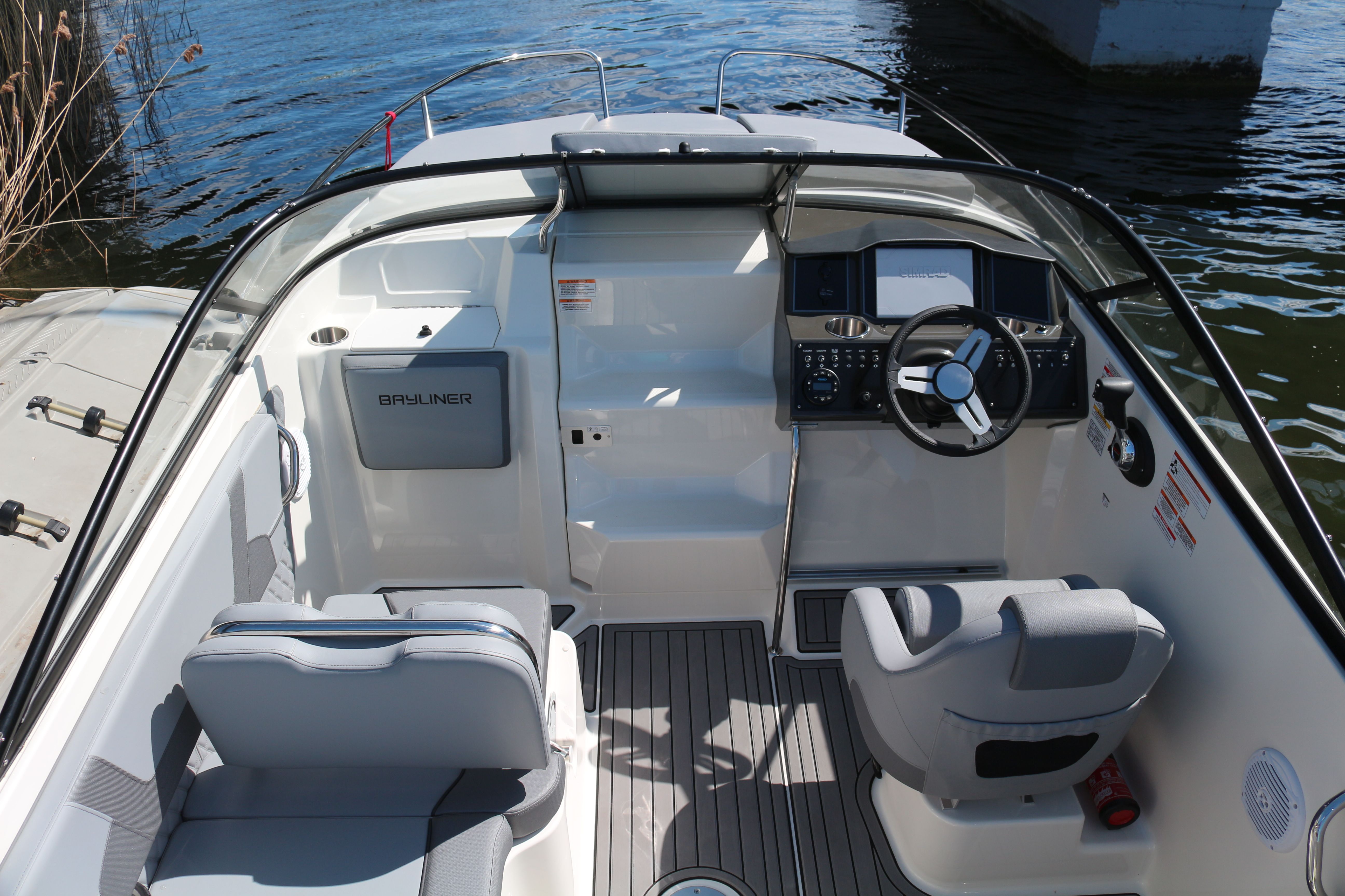 Bayliner VR5 Cuddy | Oxy