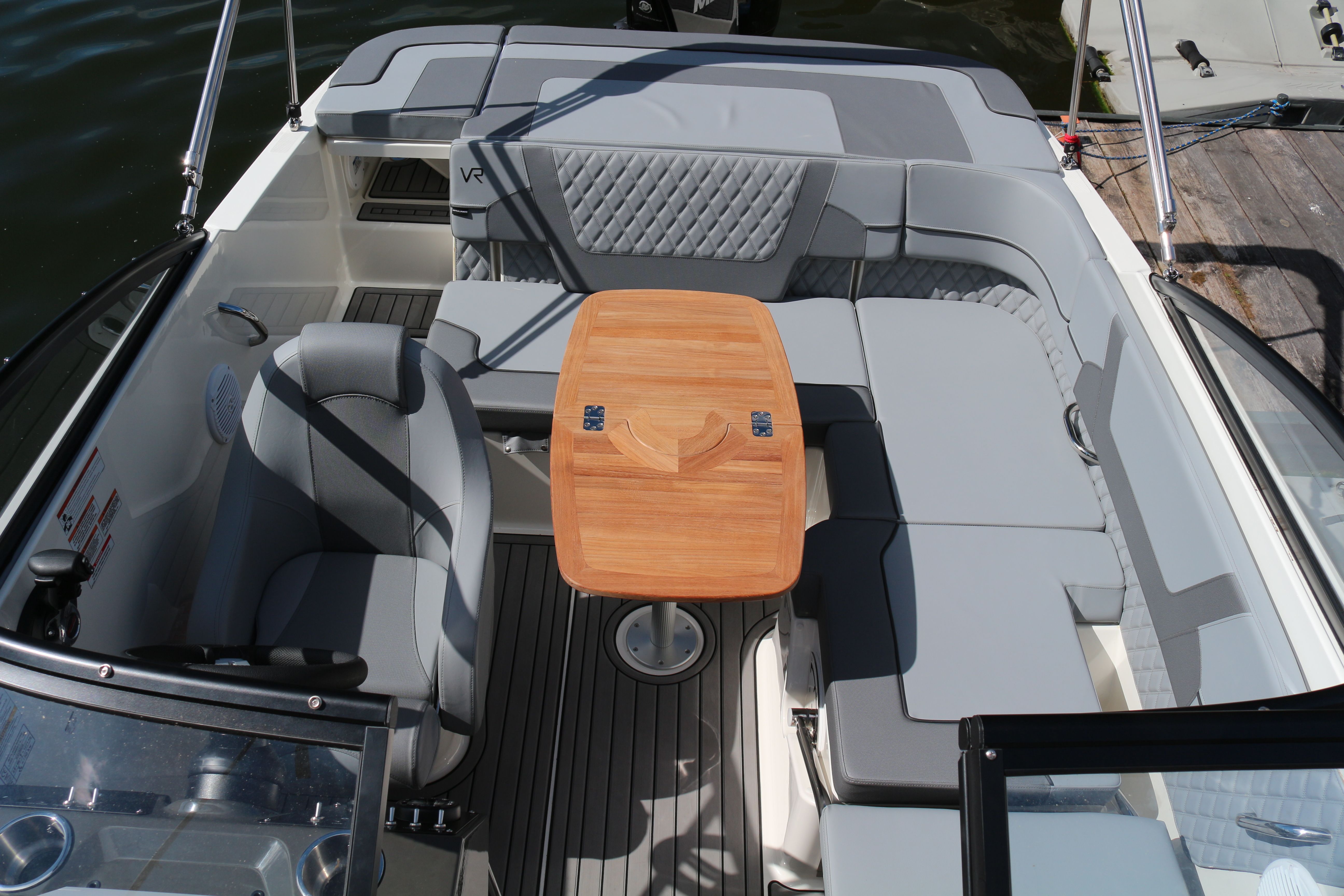 Bayliner VR5 Cuddy | Oxy