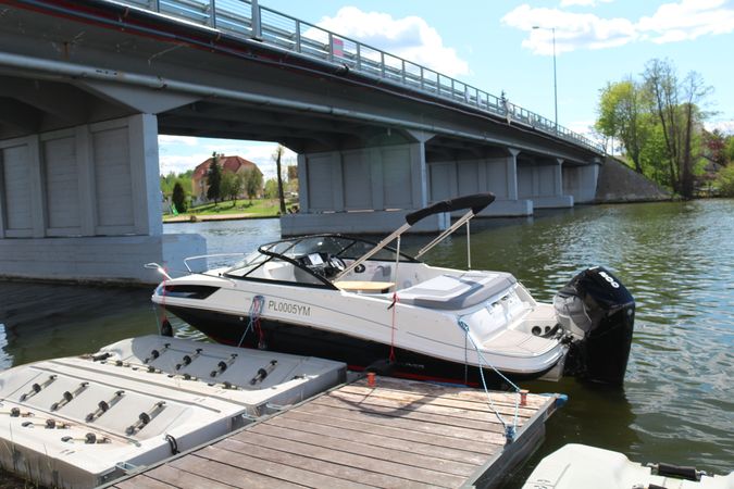 Bayliner VR5 Cuddy | Oxy