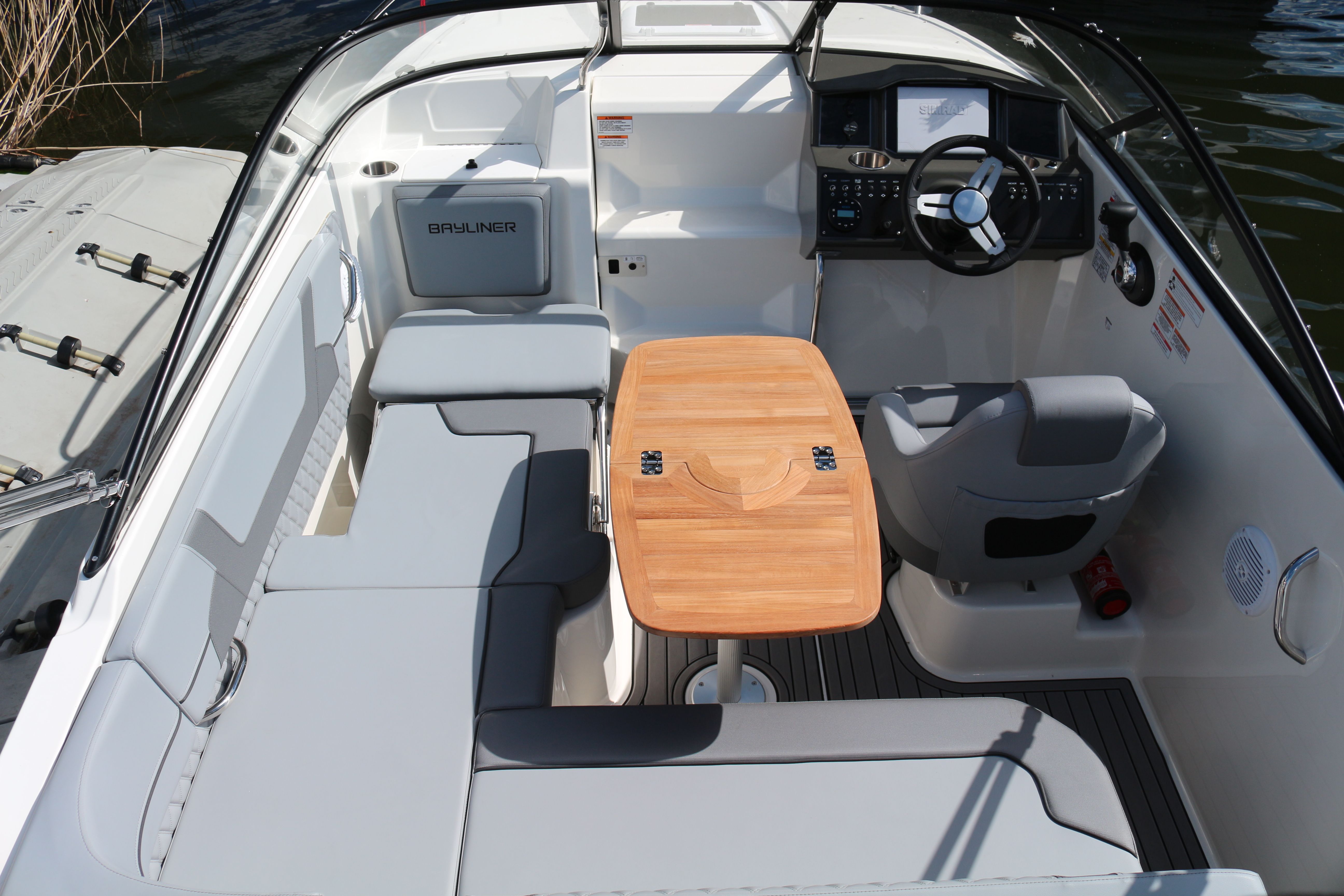 Bayliner VR5 Cuddy | Oxy