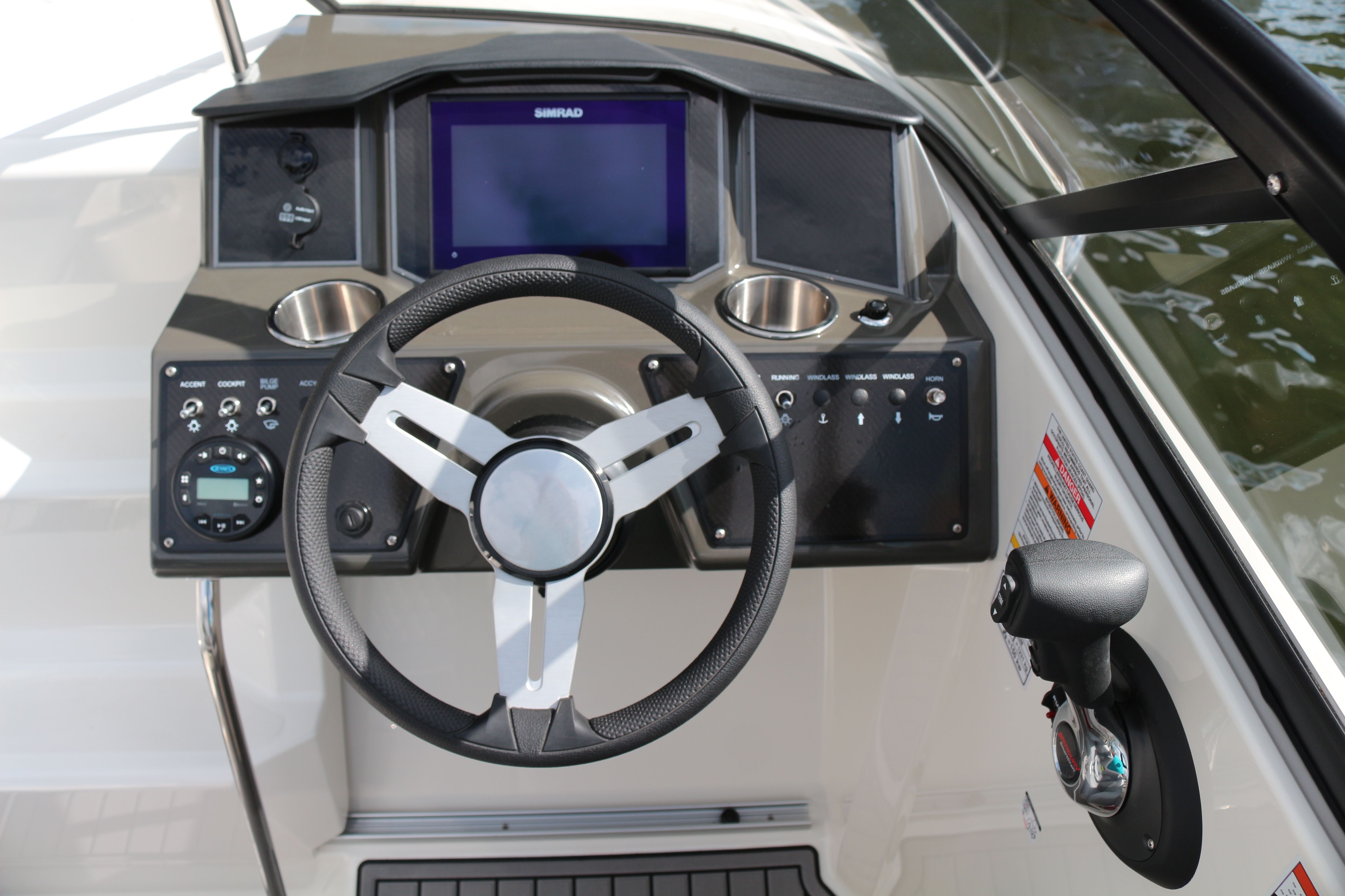 Bayliner VR5 Cuddy | Oxy