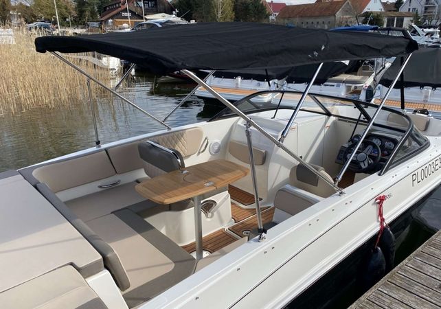 Bayliner VR6 OE | Petra