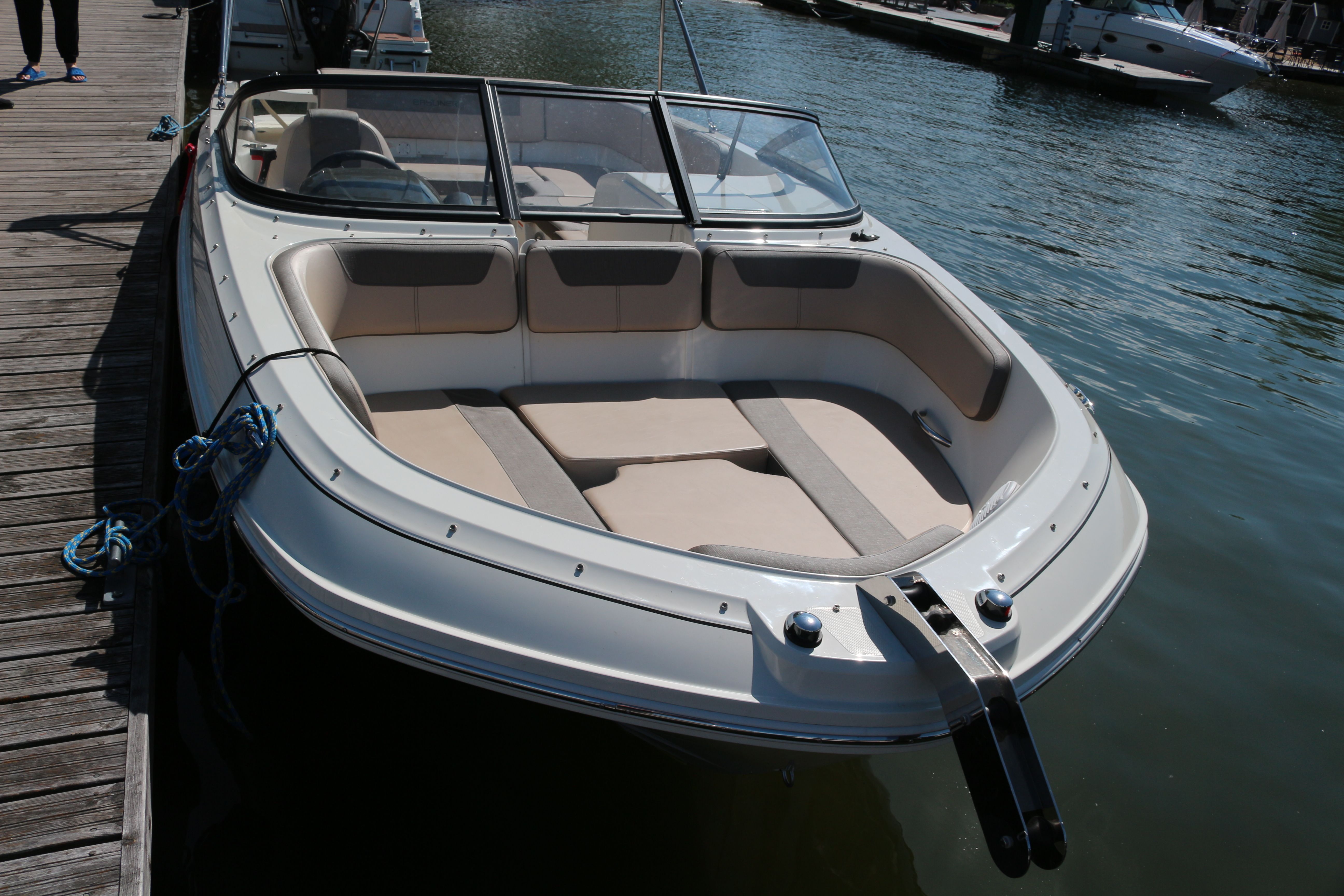 Bayliner VR6 E | Waterfire