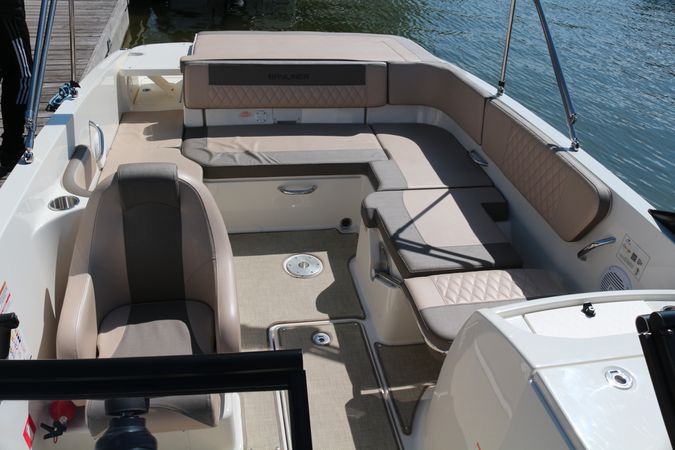 Bayliner VR6 E | Waterfire
