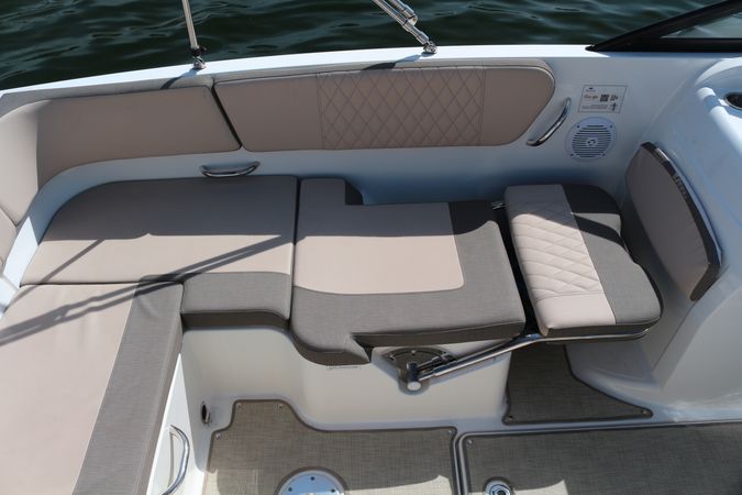 Bayliner VR6 E | Waterfire