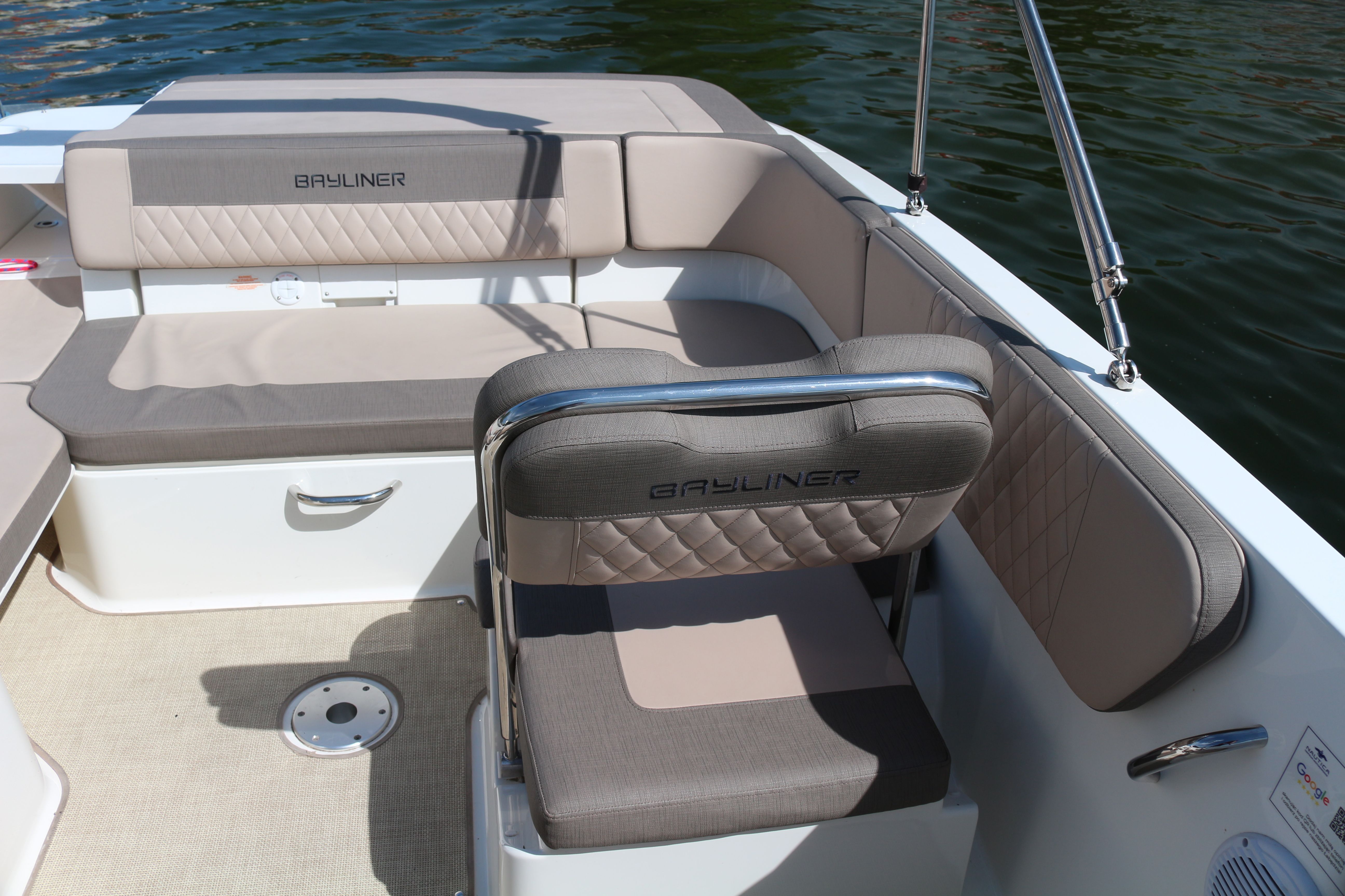 Bayliner VR6 E | Waterfire