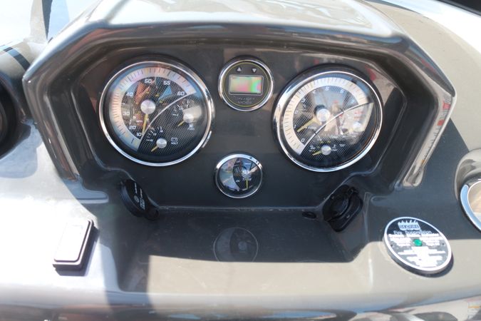 Bayliner VR6 E | Waterfire